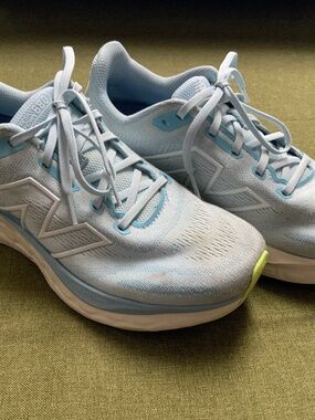 Ladies New Balance Running Shoes Sz 9